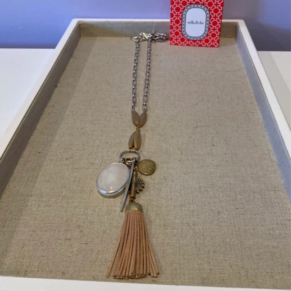 Stella and Dot Necklace
